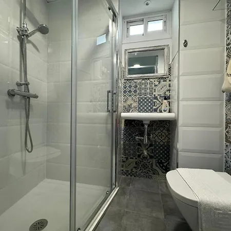 Edificio Conde 7- Plaza De La Merced By Planners * 马拉加